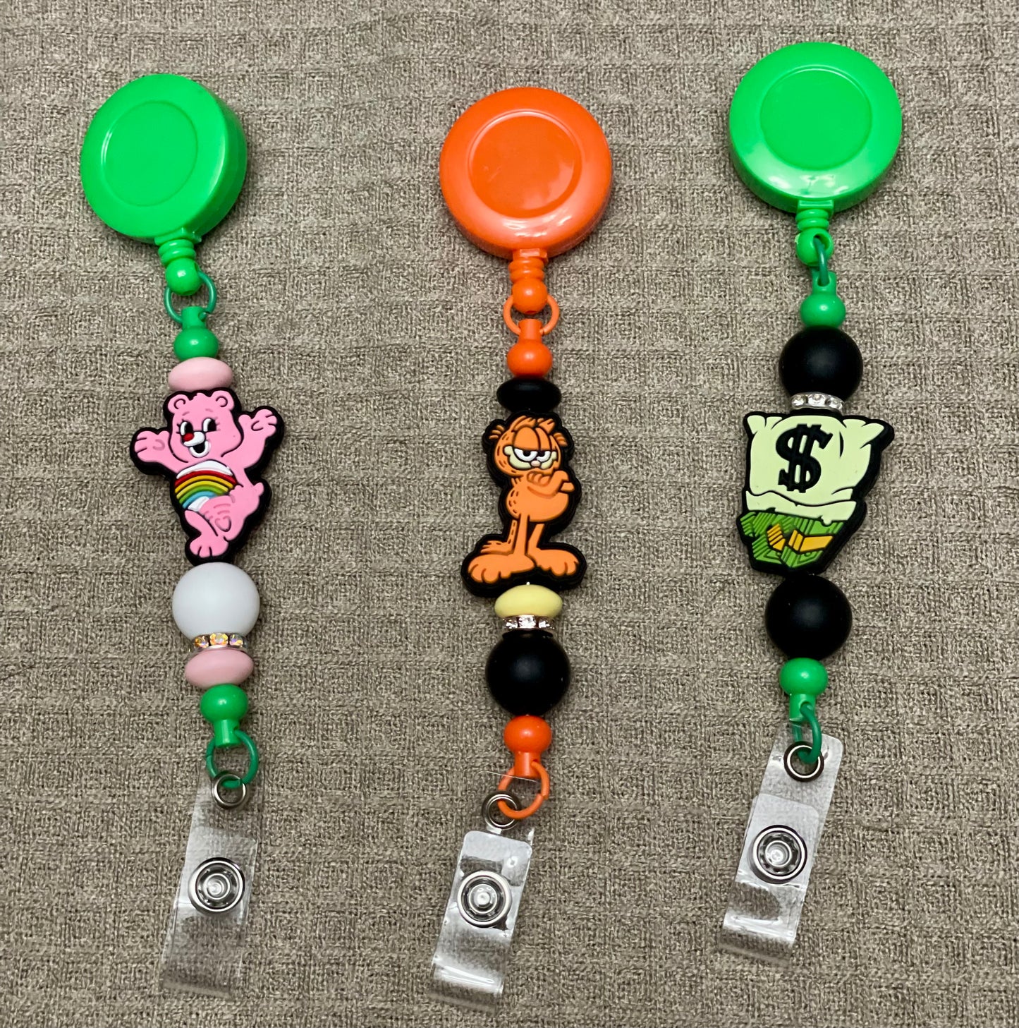 Badge reels with beads