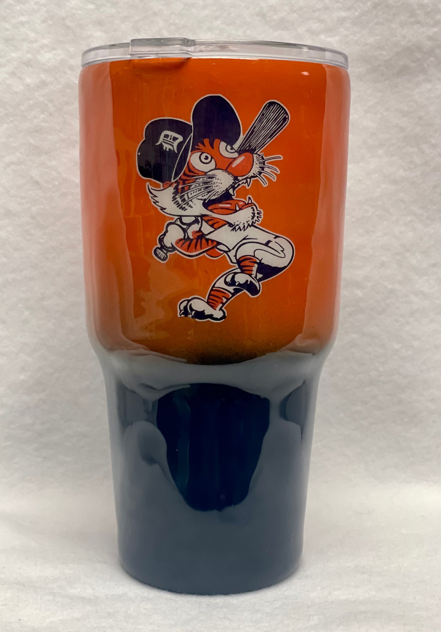 For all the Detroit Tigers fans! Enjoy a beverage in this 30 oz Tumbler.