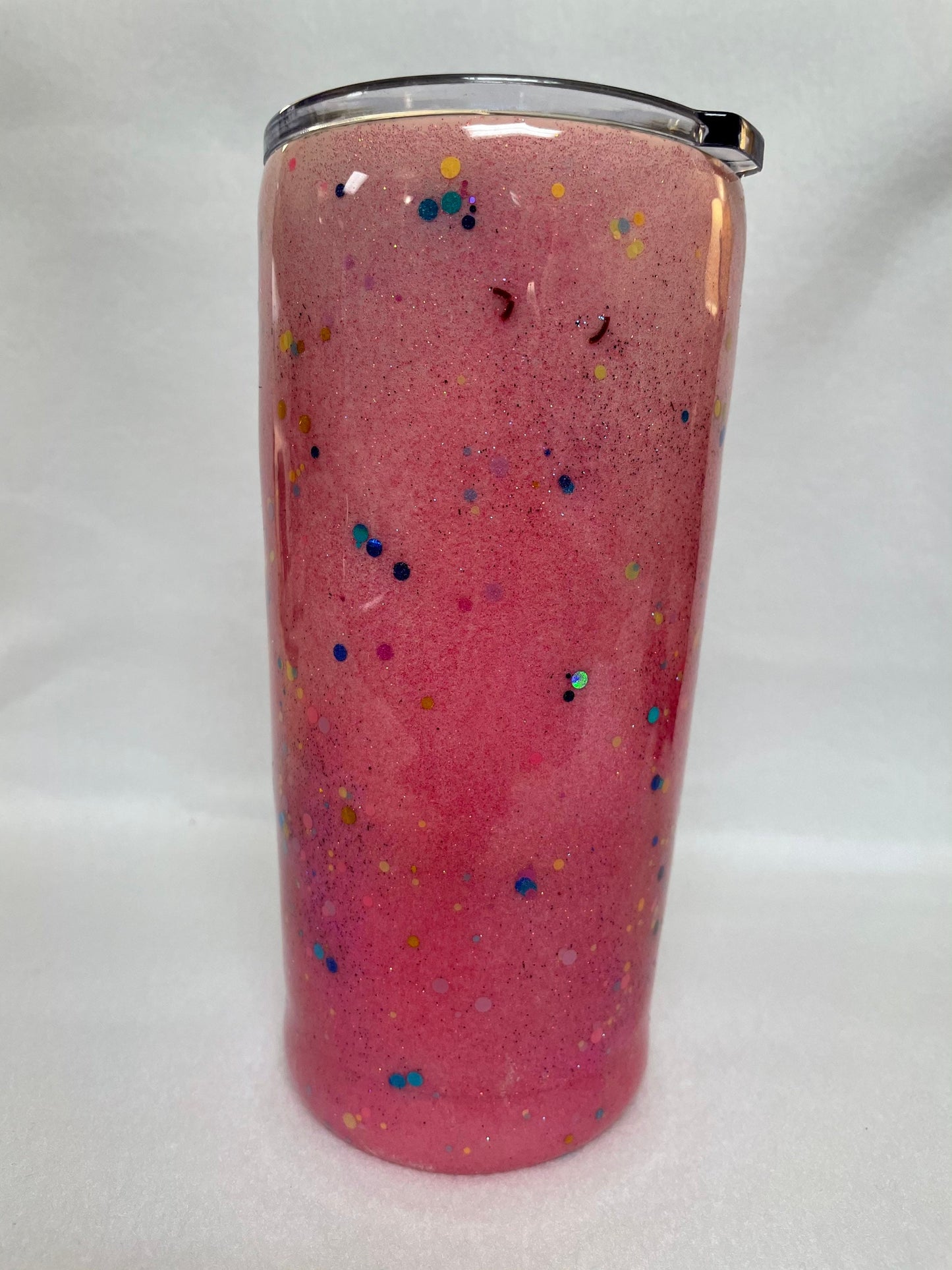 Enjoy a beverage in this 20oz Tumbler.