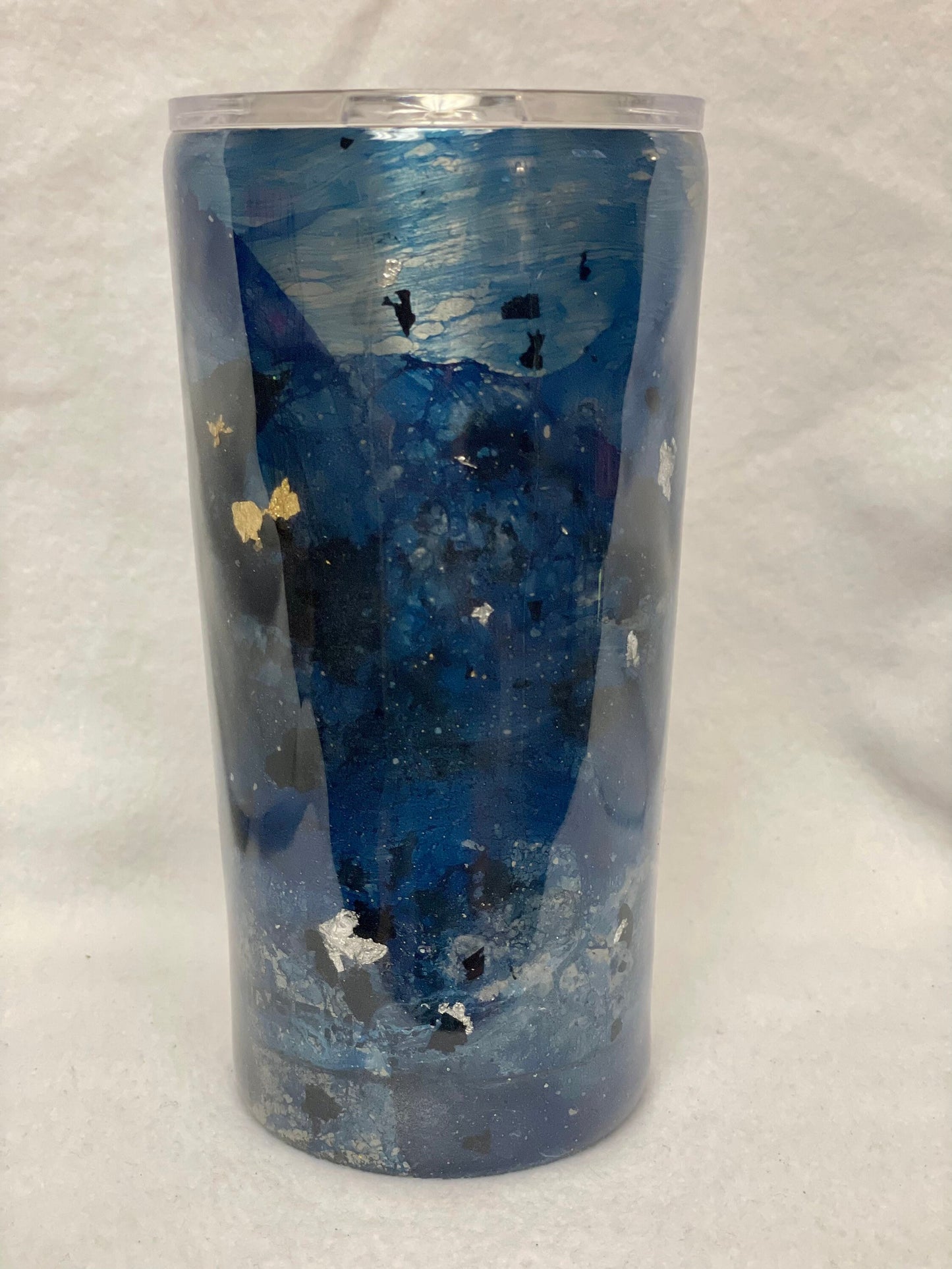 Do you want to personalize your tumbler? Enjoy a beverage in this 20oz Hydro- dipped Tumbler.