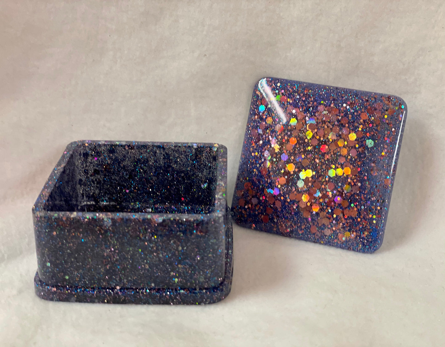 Resin trinket box/jewelry box