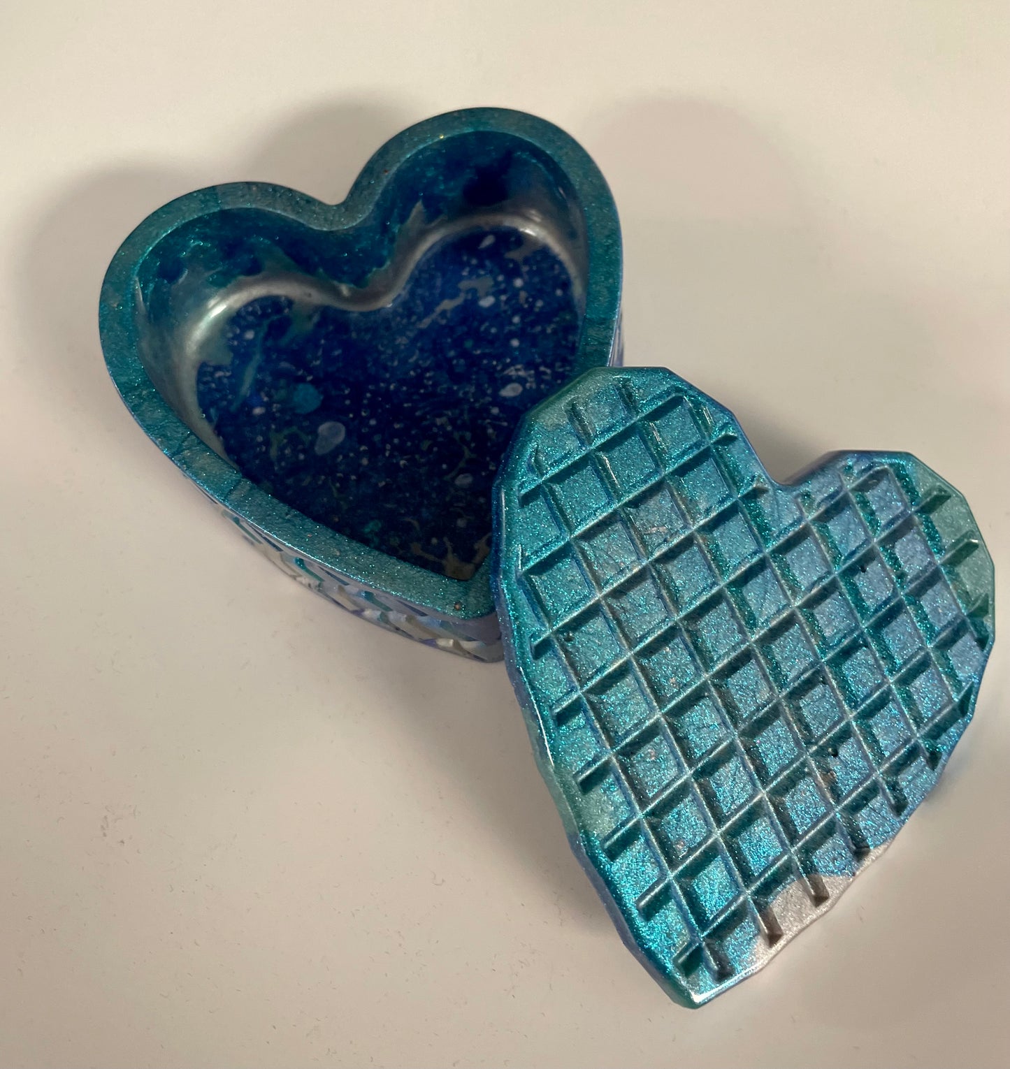 Resin trinket box/jewelry box