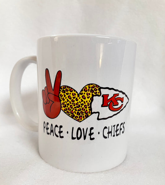 Love the Kansas City Chiefs? Enjoy your coffee in this 14 ounce ceramic coffee cup!