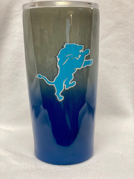 For all the Detroit Lions fans. Enjoy a beverage in this 20oz Tumbler.